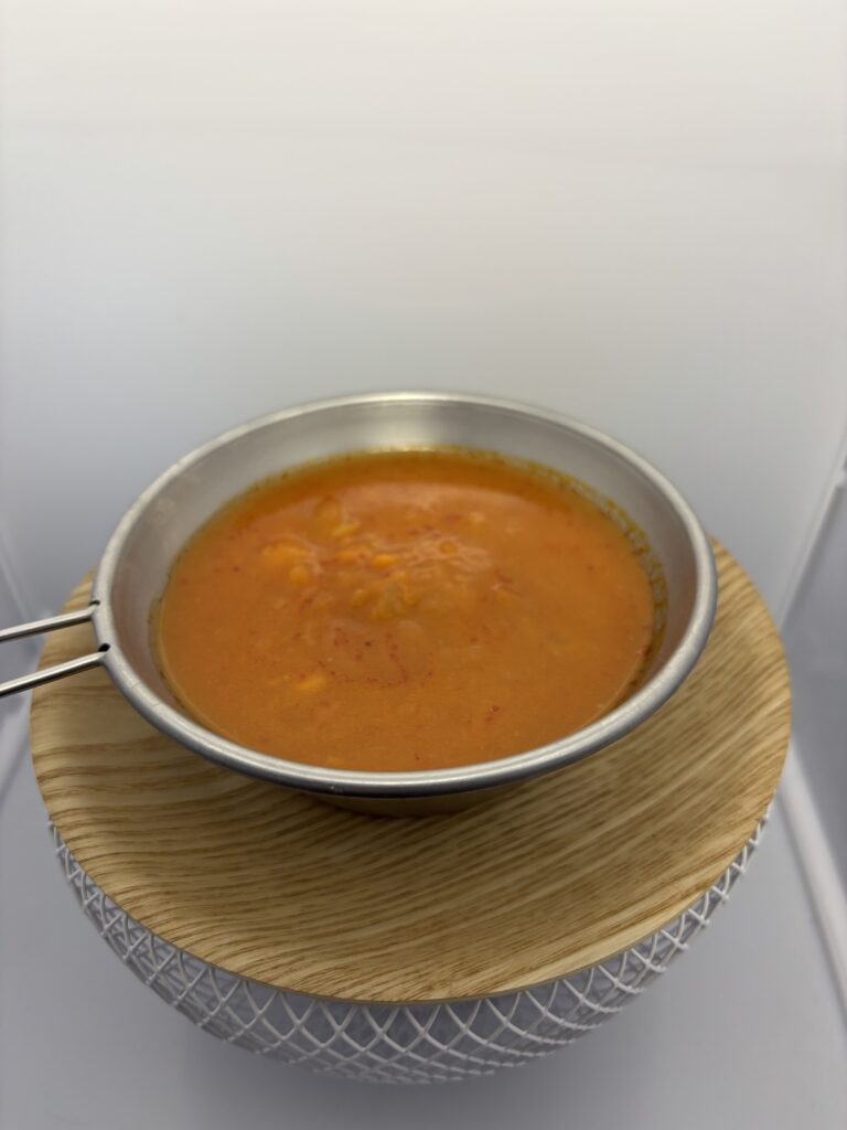 KAGOME 野菜たっぷりトマトのスープ 容器に移したところ