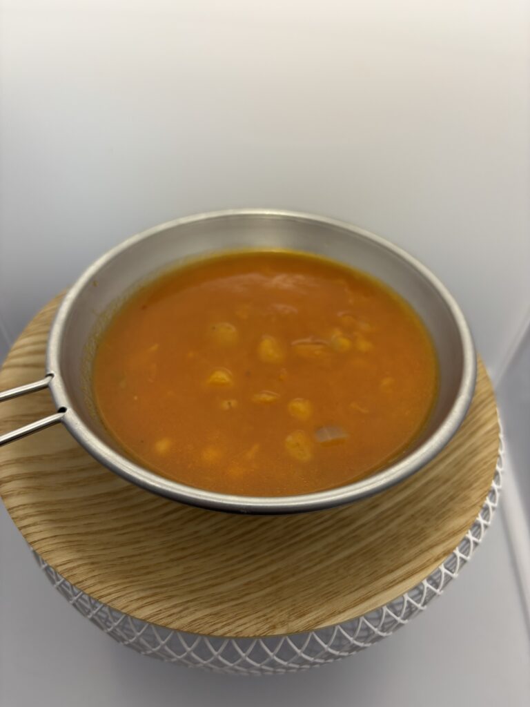 KAGOME 野菜たっぷりトマトのスープ 加熱後容器に移したところ