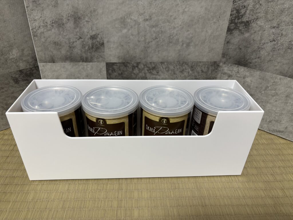 DAISO ファイルボックス 缶詰パン(フタつきタイプ)を入れたところ