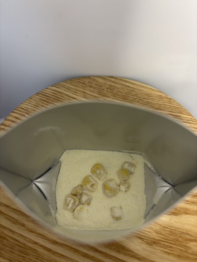 ポケットワン コーンスープ　粉末スープを出したところ