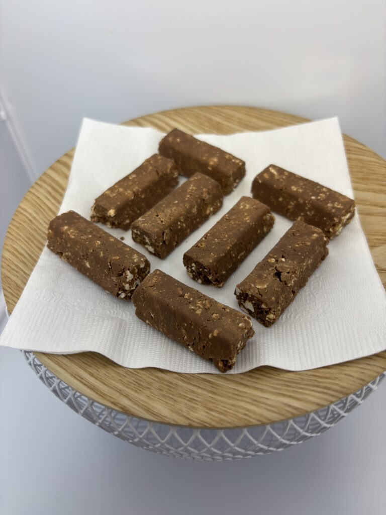 IZAMESHI OKASHI チョコバー 開封 中身
