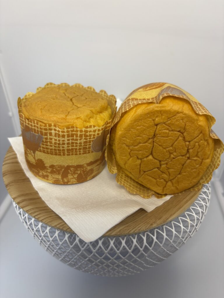 おからパン缶　マンゴー　中身を出したところ