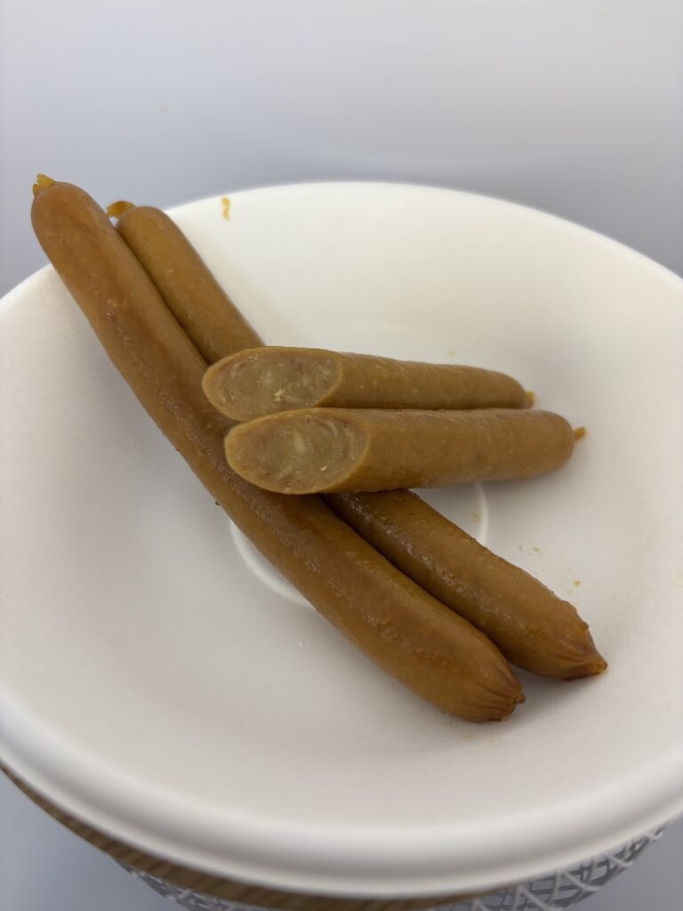 ロングライフフーズ ウインナーソーセージ 半分に割った状態