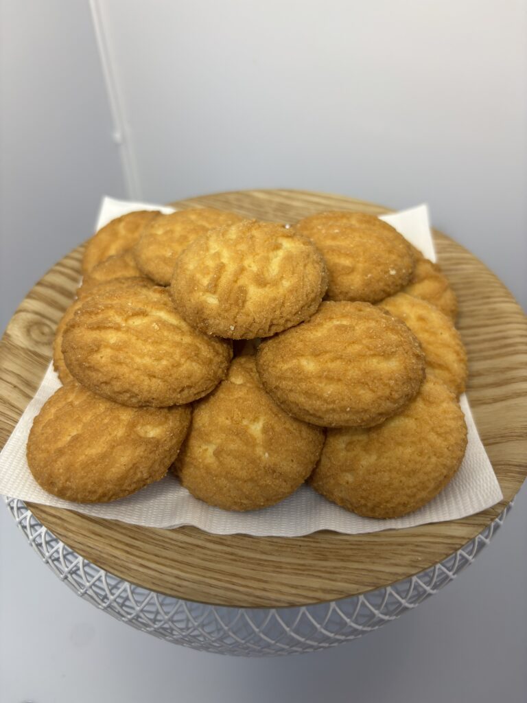 3年おいしい神戸のクッキー　バニラ　中身を出したところ