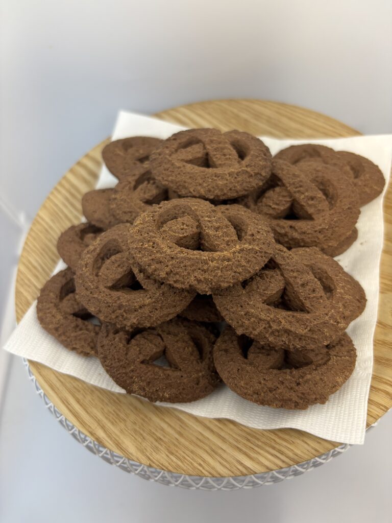 3年おいしい神戸のクッキー　ショコラ　中身を出したところ