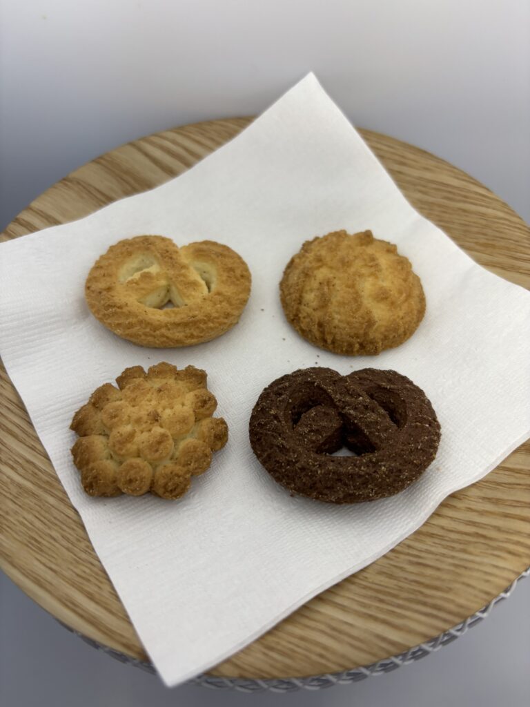 4種のクッキーアソート　中身を出したところ