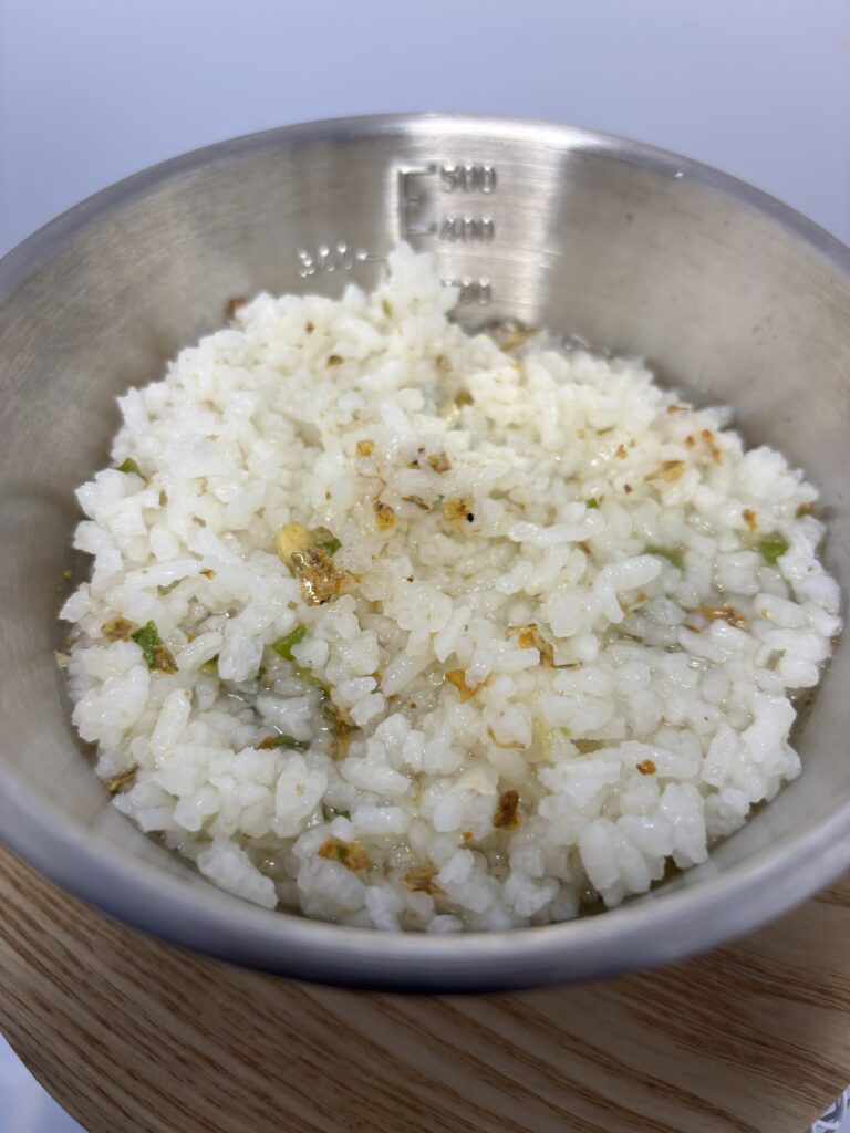 マジックライス ななこめっつ 鯛めし　水調理後　容器に移した図