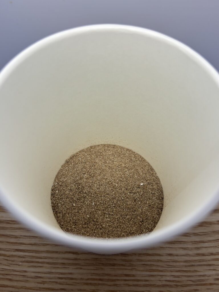 メガロス プロテインコーヒー カフェオレ 中身を出したところ