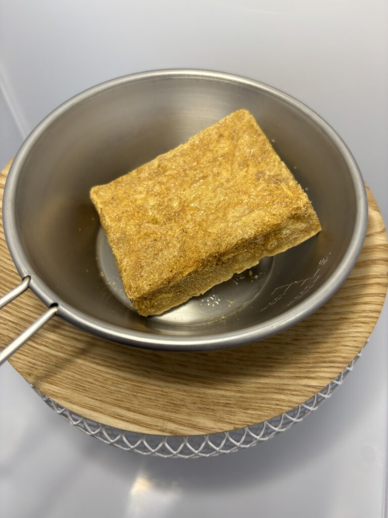 アスザックフーズ 水戻し牛丼の素　中身（固形）