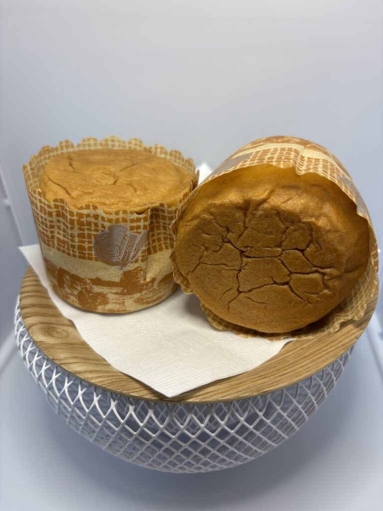 おからパン缶 オレンジ　中身を出したところ