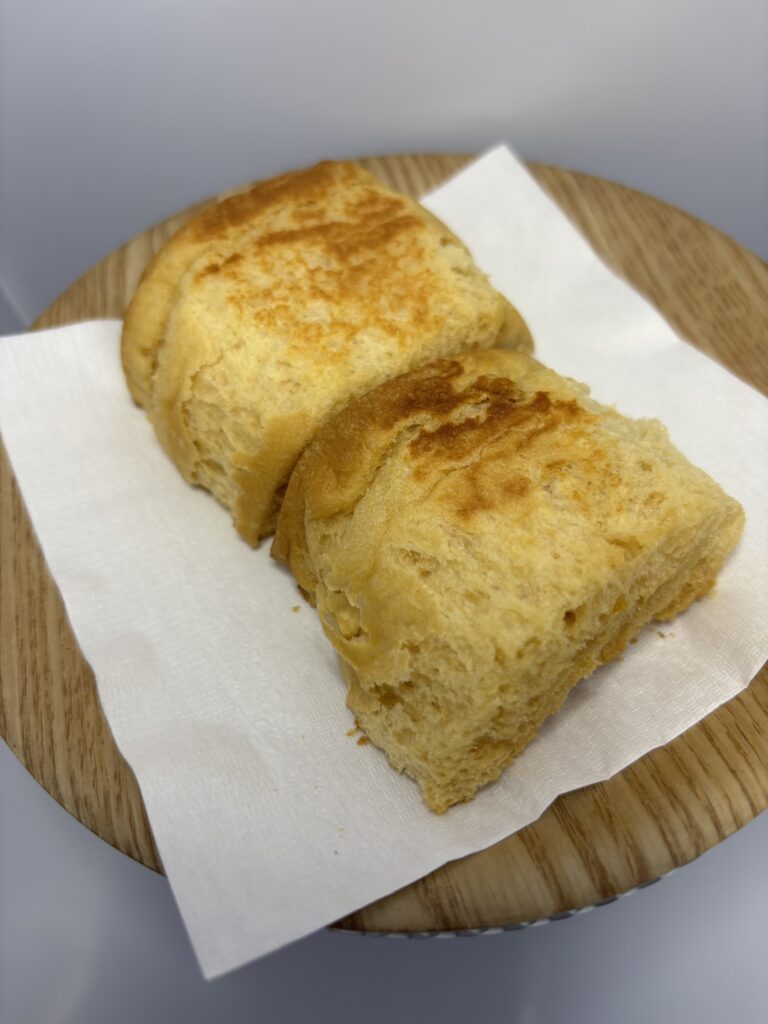 おからパン缶 オレンジ　ホットサンドメーカーで焼いた図　外側