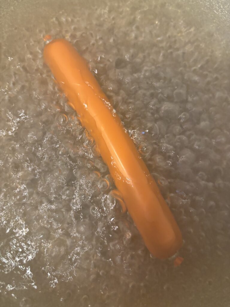 長期保存タイプ おいしいおさかなソーセージ ボイル中